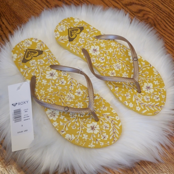 Roxy Shoes - Roxy Bermuda Flip-Flop Sandals